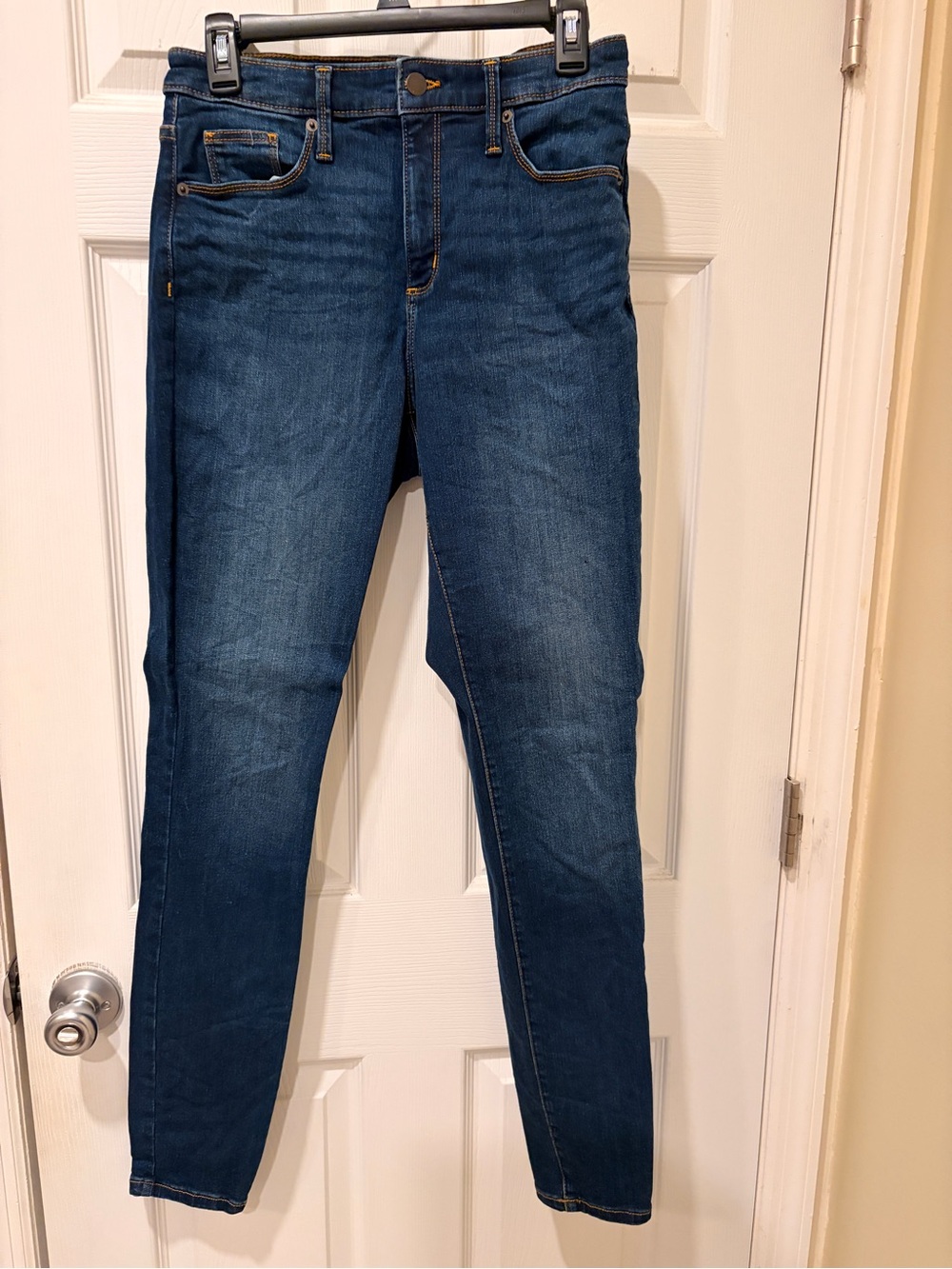 Universal Thread Women's Skinny Jeans in Dark Blue